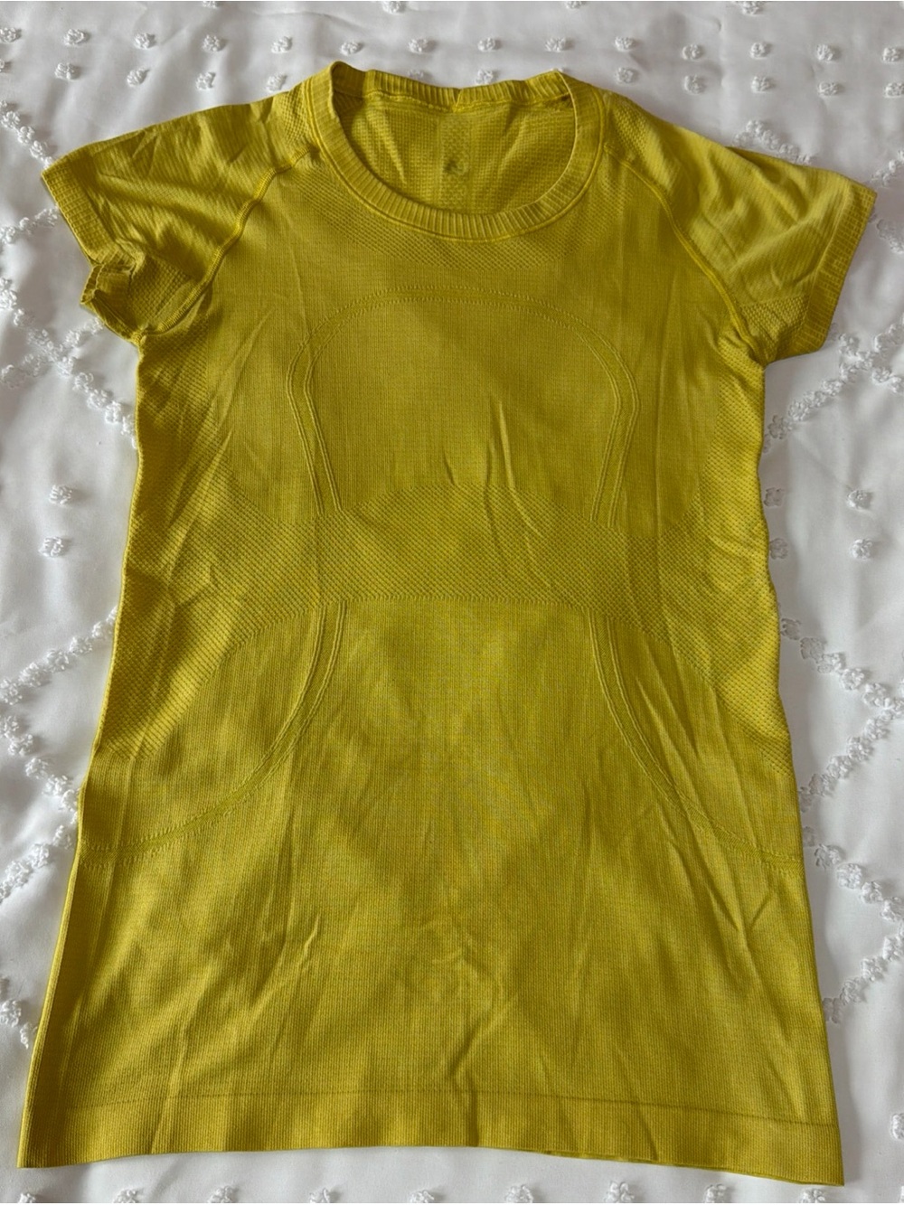 Lululemon Swiftly Tech 2.0 Short Sleeve Tee Gold Yellow Mustard Women’s Size 8